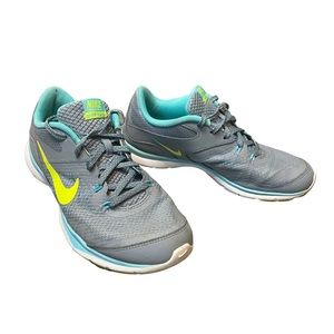 Nike Tennis Shoes Women’s Size 7 Zoom Training Yellow Teal and Gray Athleisure